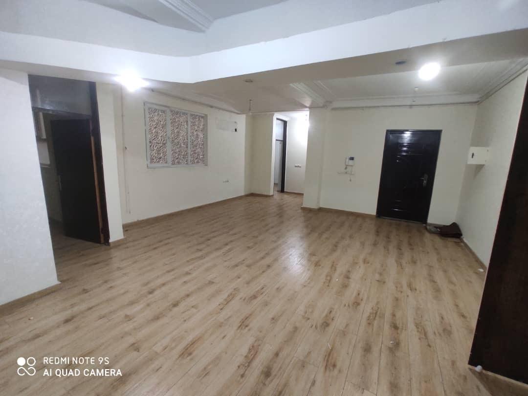 آپارتمان ۹۰ متری در آموزگار