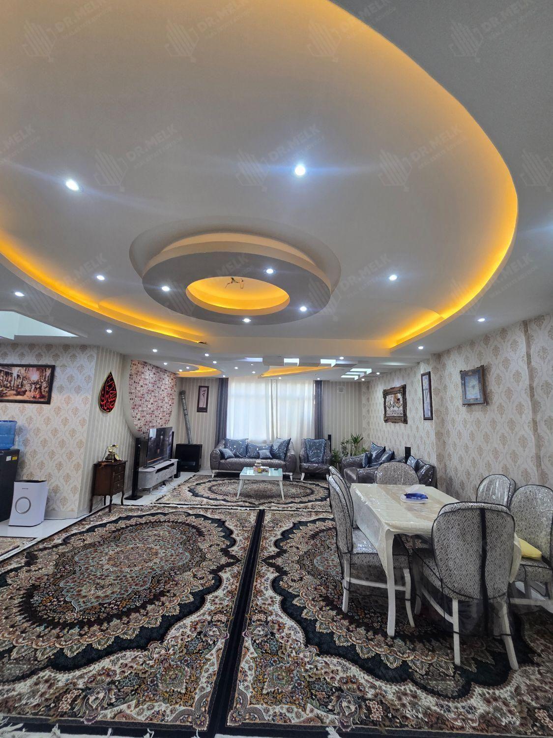 آپارتمان۱۳۶ متری در سپیدار